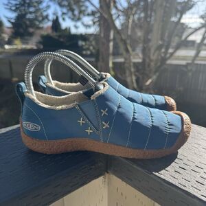 Keen Howser II Women’s Blue Sherpa Lined Slip On Walking Hiking Shoes Size 7